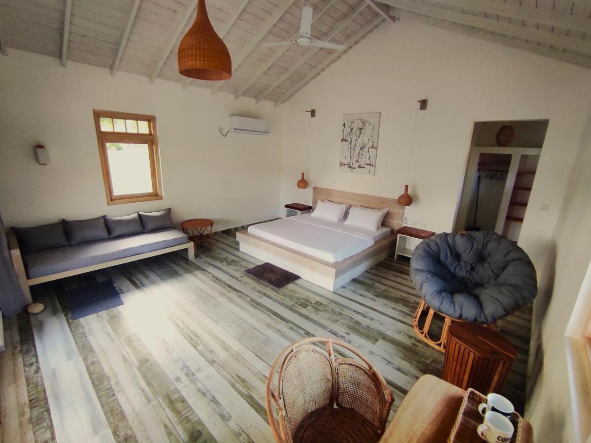 Sleeping Elephant Beach Resort Тангалла Экстерьер фото