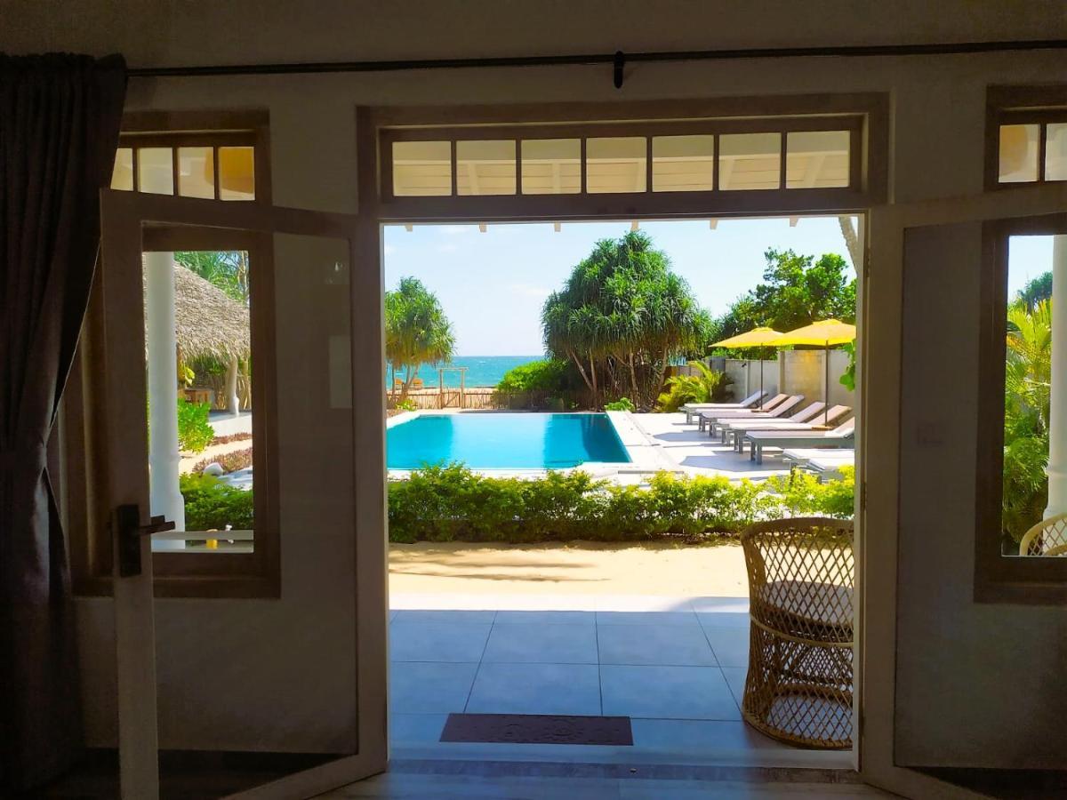 Sleeping Elephant Beach Resort Тангалла Экстерьер фото