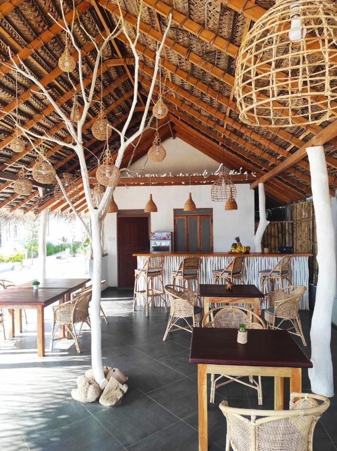 Sleeping Elephant Beach Resort Тангалла Экстерьер фото