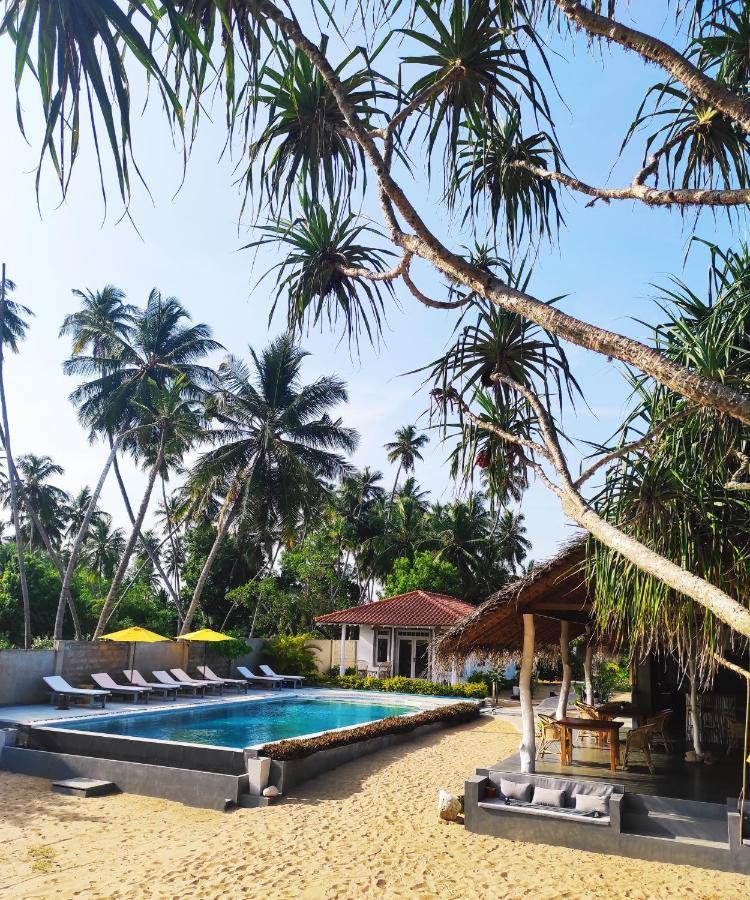 Sleeping Elephant Beach Resort Тангалла Экстерьер фото