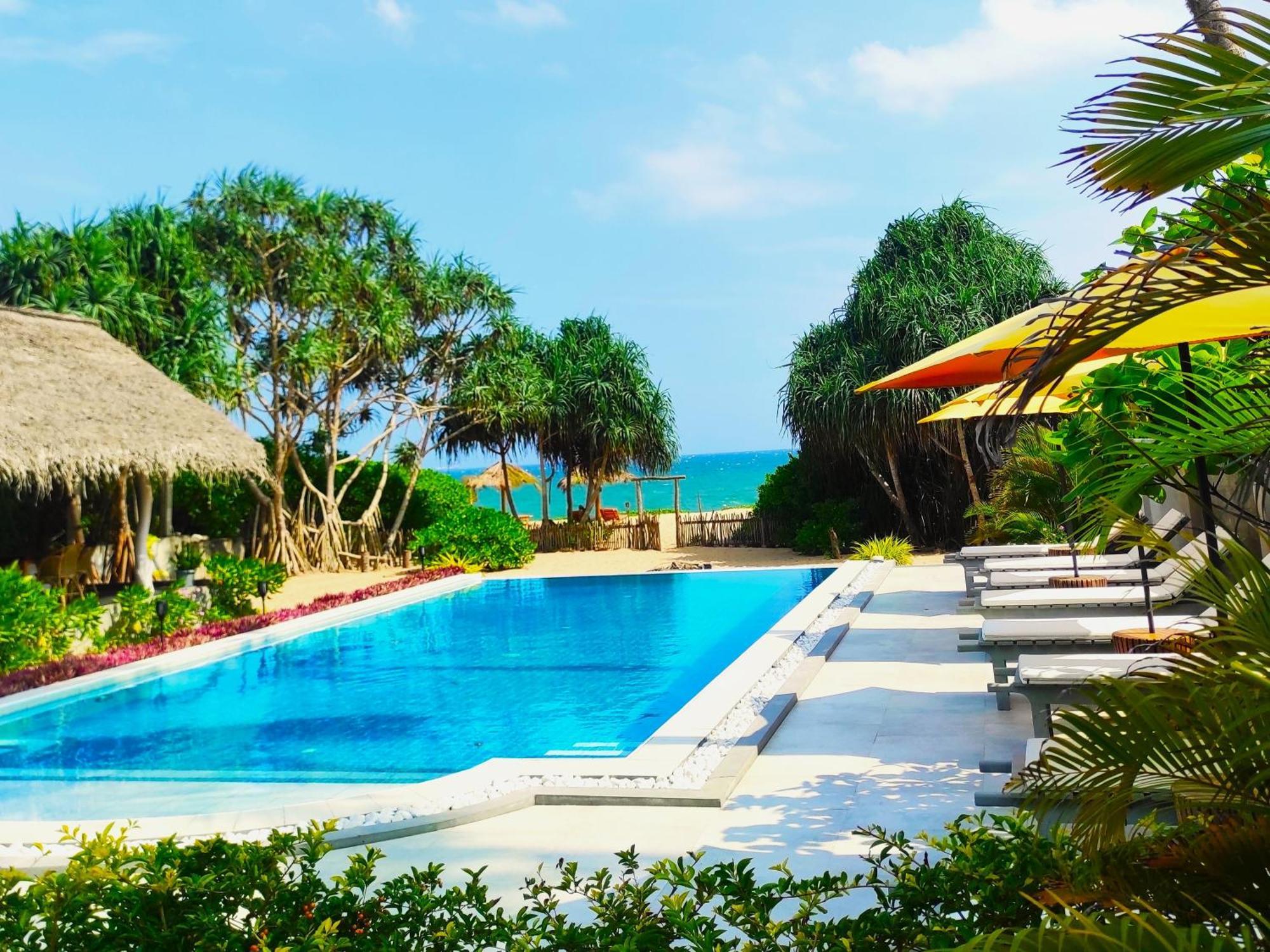 Sleeping Elephant Beach Resort Тангалла Экстерьер фото
