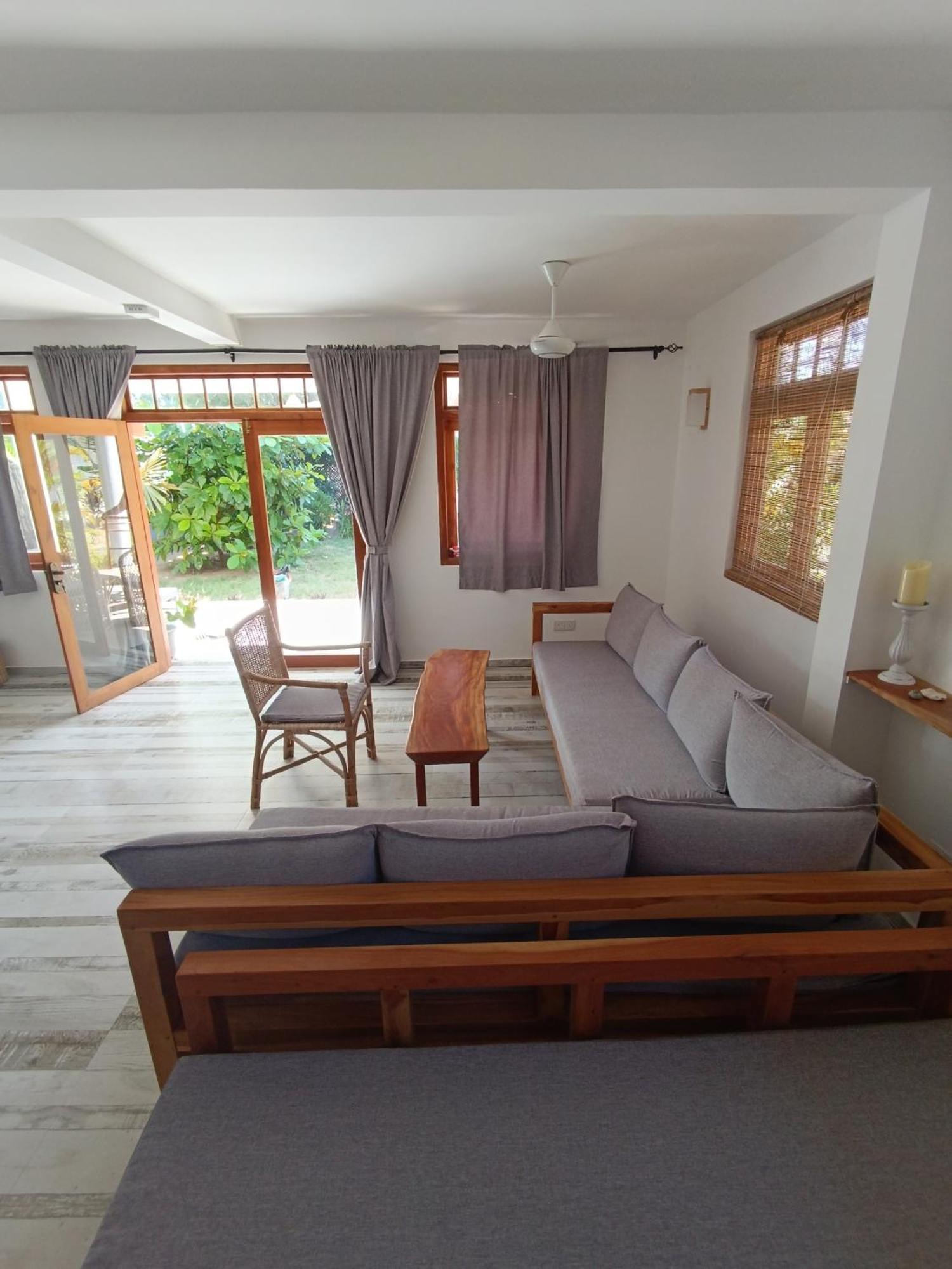 Sleeping Elephant Beach Resort Тангалла Экстерьер фото