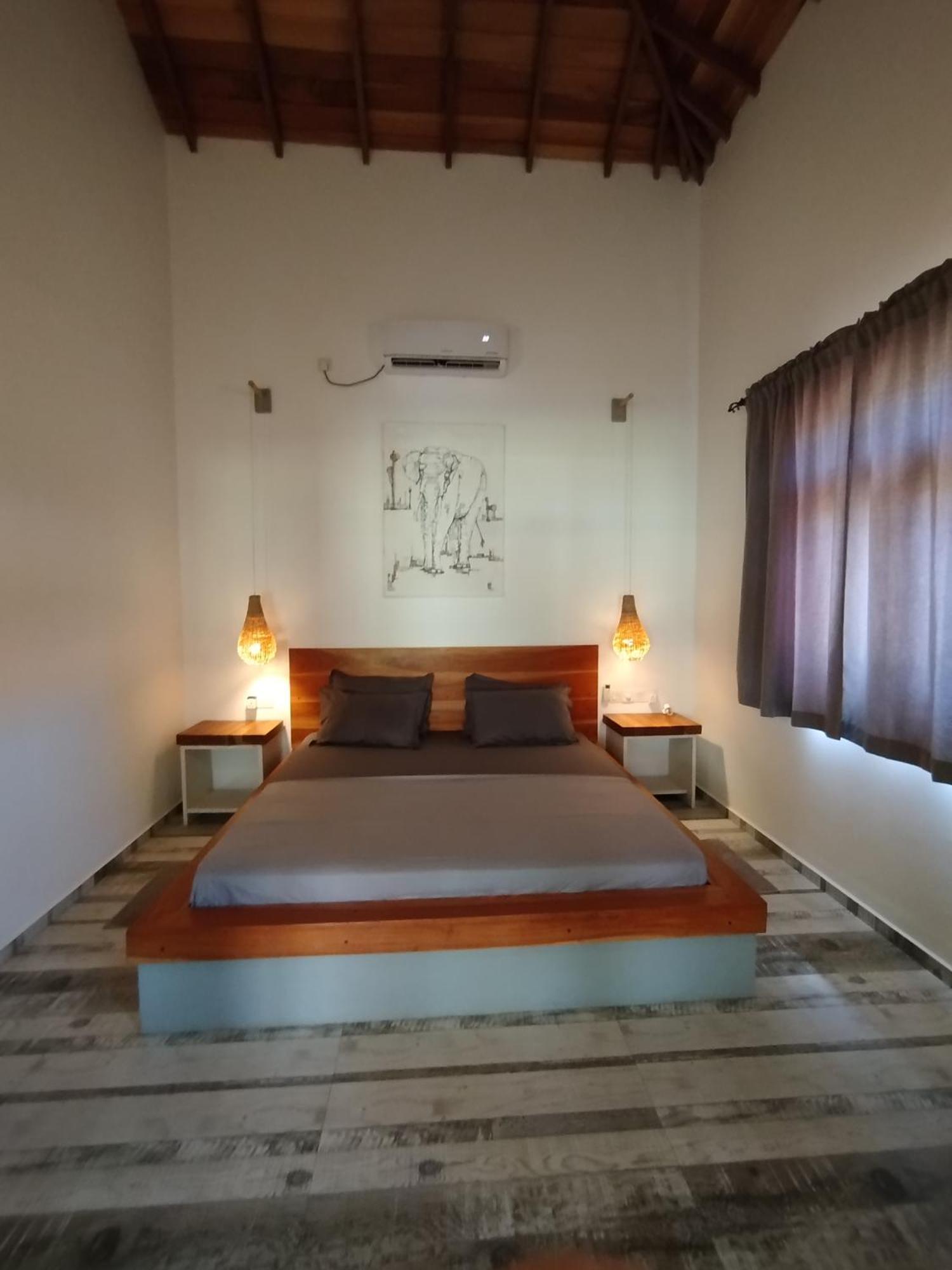 Sleeping Elephant Beach Resort Тангалла Экстерьер фото