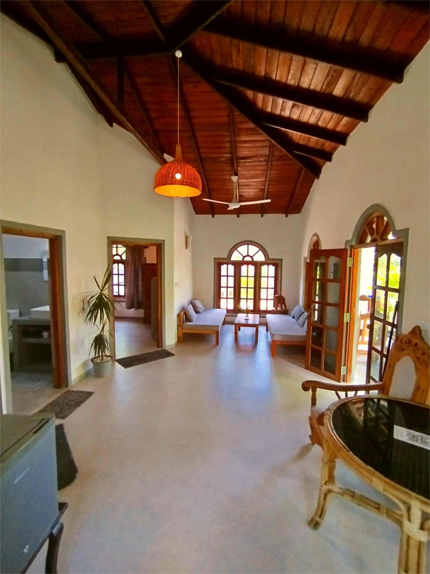 Sleeping Elephant Beach Resort Тангалла Экстерьер фото